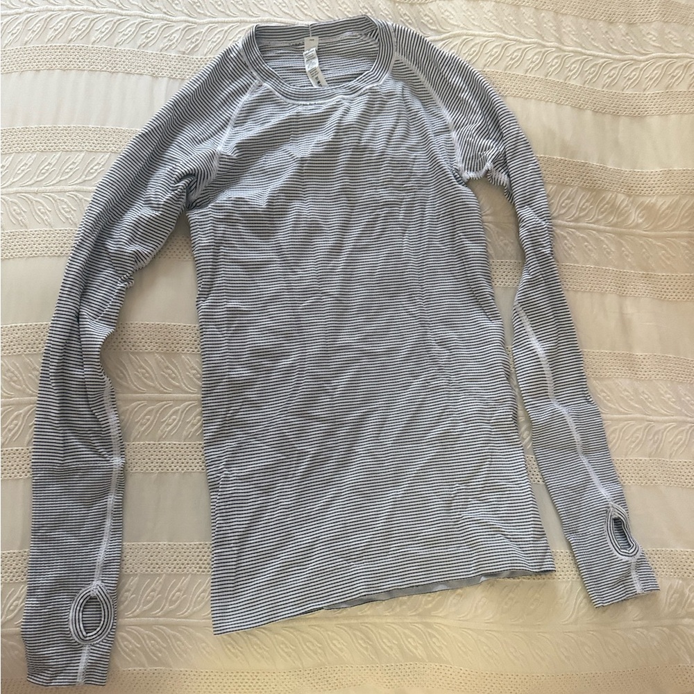 lululemon athletica Swiftly Tech Long Sleeve Crew - White with black stripes - Picture 2 of 3